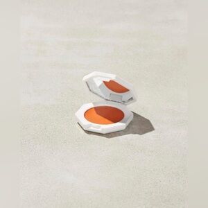 NWT Fenty Beauty CHEEKS OUT FREESTYLE CREAM BLUSH in shade fuego flush